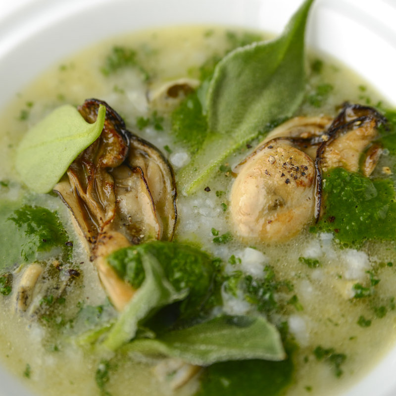 牡蠣のアヒージョ(レストラングースト)