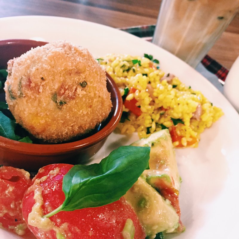 セットB(デリ2品、ホットデリ1品、スープドリンク付き)(FRANZE & EVANS LONDON 表参道店 （フランツアンドエヴァンスロンドン）)