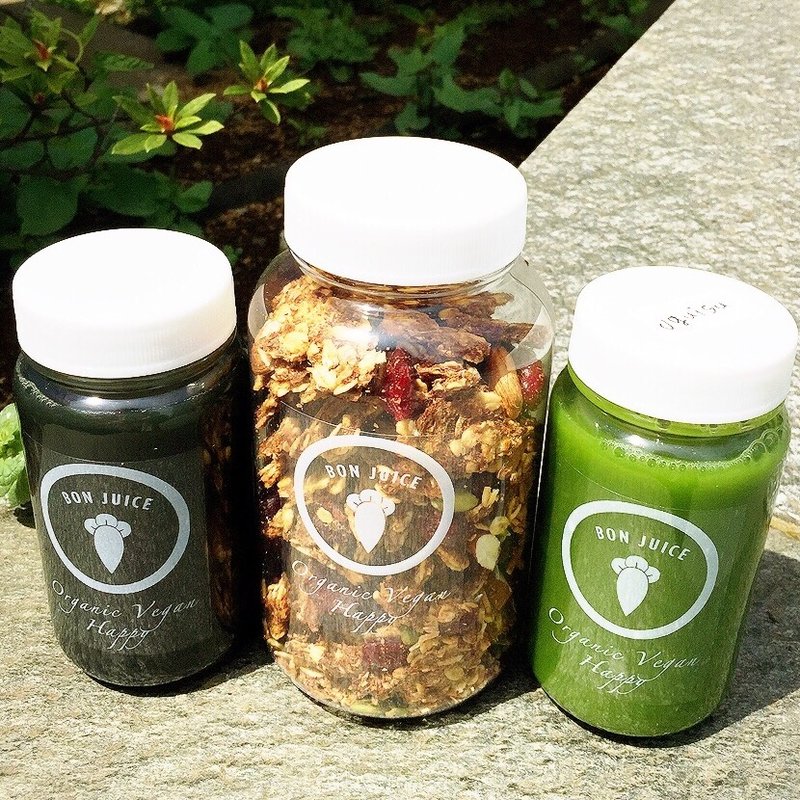 コールドプレスジュースとパルプグラノーラ(凡ジュース 表参道店 （BON JUICE）)