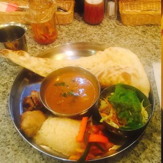 Dセット  ( チキンカバブとAかBどちらかのカレー )(おいしいカレー工房 ひつじや )