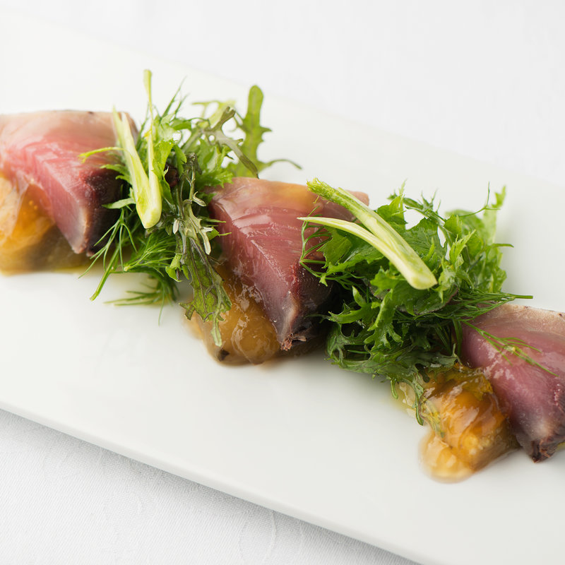 カツオのカルパッチョ(クニオミ　ル・ネオ・ビストロ （ＱＵＮＩＯＭＩ　le neo bistrot）)