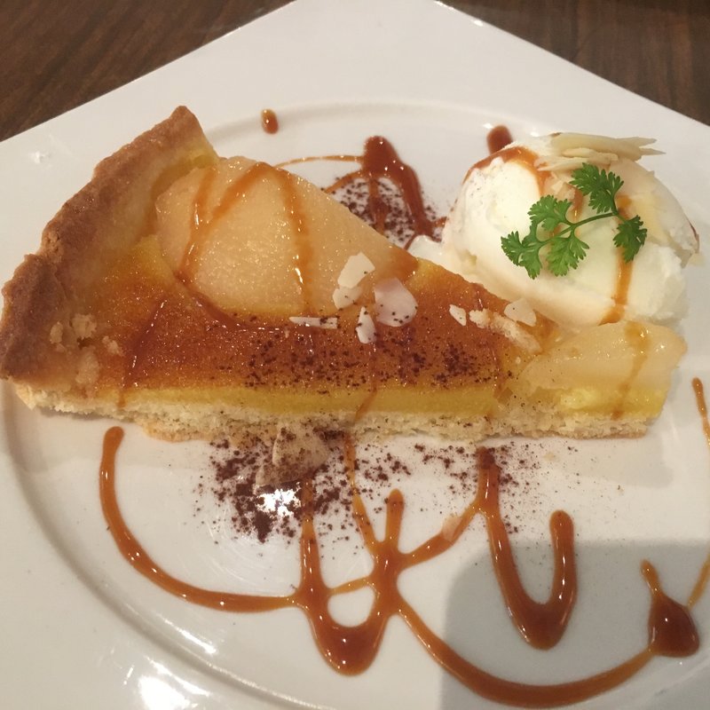 洋梨のタルト(ルナカフェ モザイクモール港北店 （Luna cafe）)