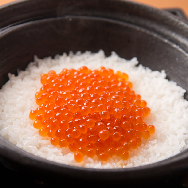 いくらの土鍋(銀座　和久多 （ぎんざわくた）)