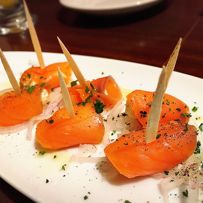 サーモンのピンチョス(ヴェルドゥーラ （Verduras）)