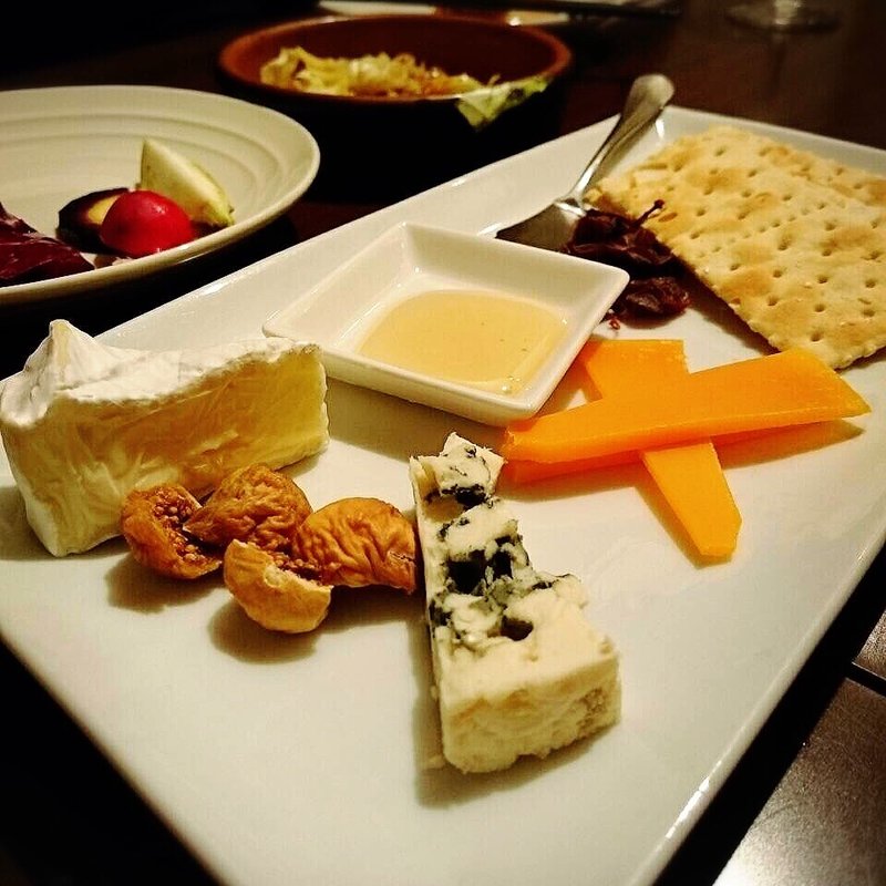 チーズの盛り合わせ(ヴェルドゥーラ （Verduras）)