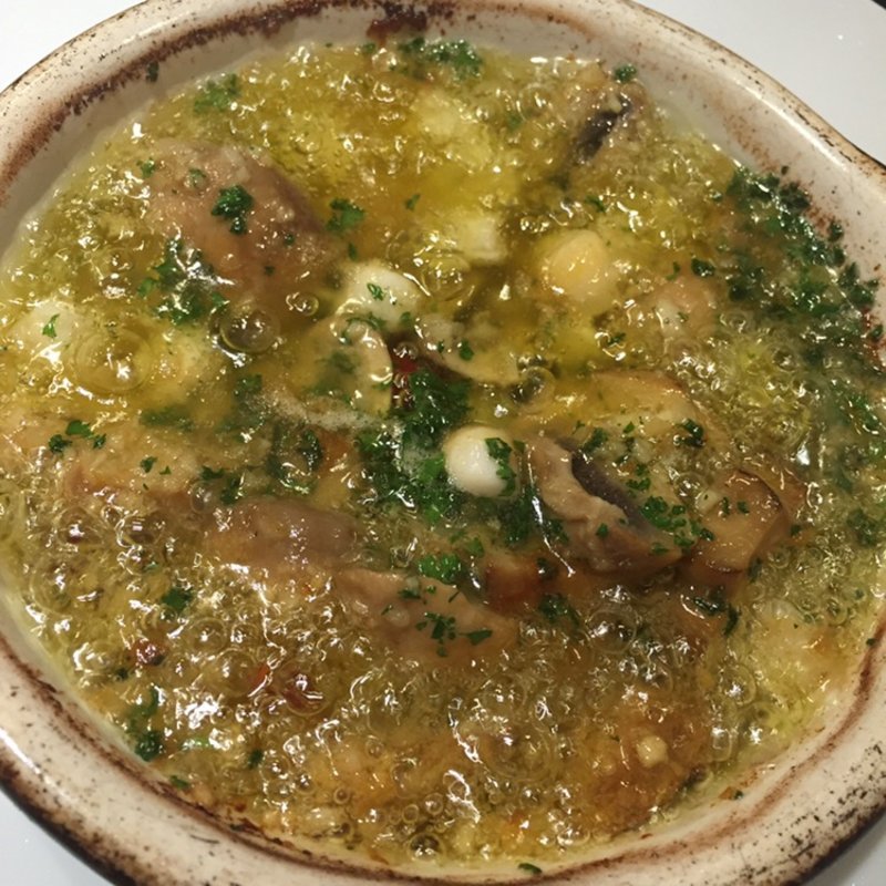 小柱とマッシュルームのアヒージョ(俺のイタリアン　神谷町店)