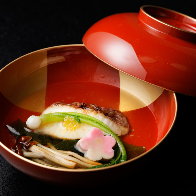 鰆のポワレ　椀物仕立て(銀座治作)