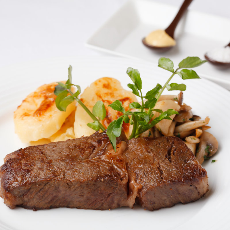 和牛のステーキ(オザミ・デ・ヴァン 本店 （AUXAMIS des Vins）)