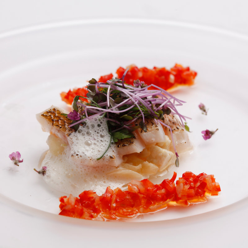 真鯛のポワレ　トマトソース(オザミトーキョー （AUXAMIS TOKYO）)