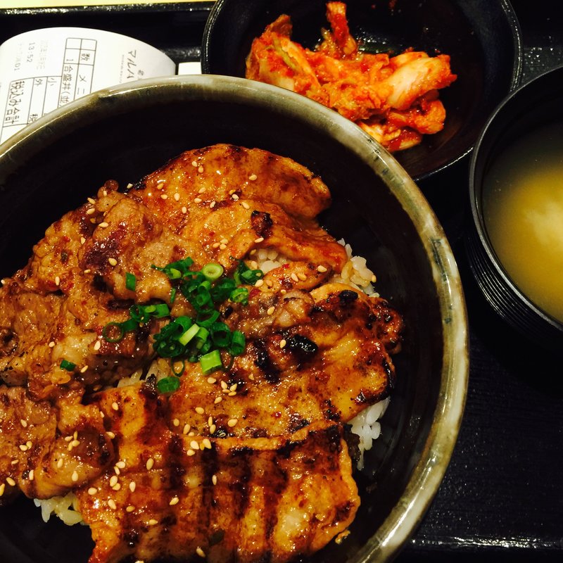 合盛りカルビ丼(北海道 マルハ・バル)