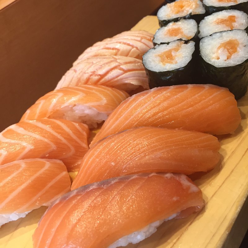 サーモンいっぱいセット(おやじすし一喜 布施店 )