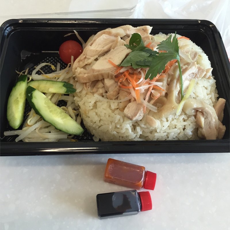 シンガポールチキンライス WHITE(Mr. CHICKEN 東京国際フォーラム屋台村店)