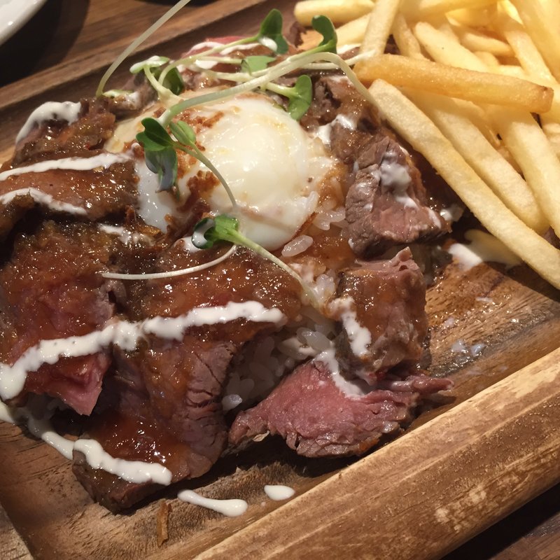 ローストビーフライスプレート(ビストロアルバータ 神戸三ノ宮)