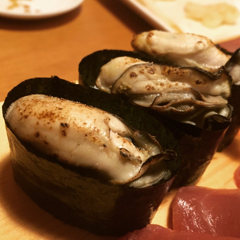 牡蠣軍艦(や台ずし 箱崎駅前 )