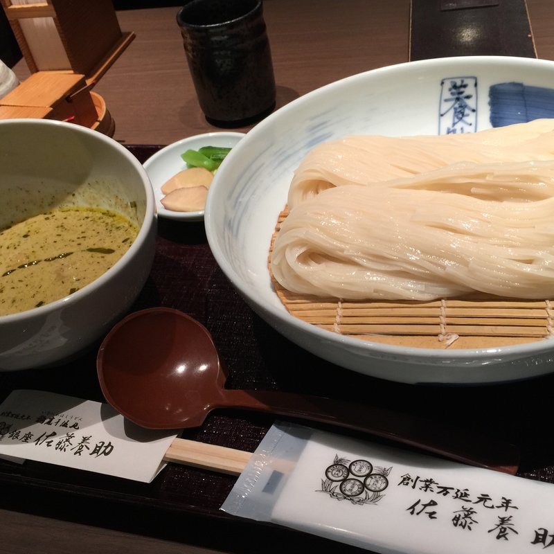 シコシコツルツルのうどんに夢中!新橋で食べられるおすすめうどん4選