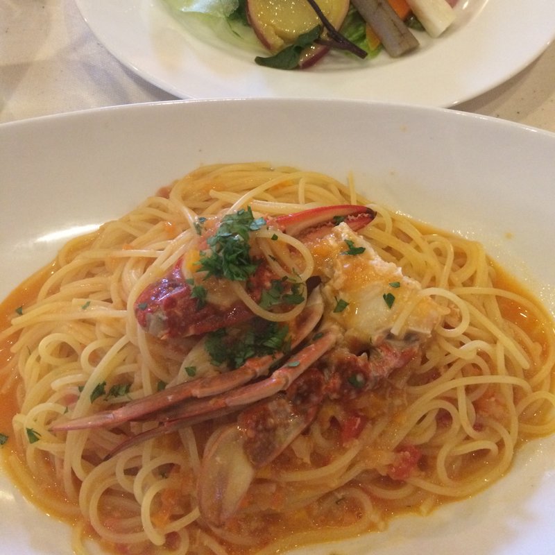 ワタリガニのトマトクリームパスタ(ローズヒップ)