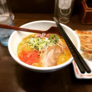 よってこやとんこつ「えびとん」(よってこや 新宿南口店 )
