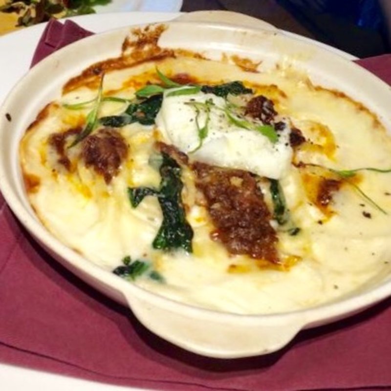 淡路産牛ミンチとほうれん草、半熟卵のパスタグラタン ビスマルク風(BBQ33 （ビービーキュー）)