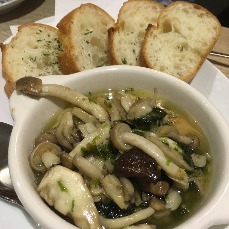 海老とキノコのアヒージョ(デッコーロ （decollo）)