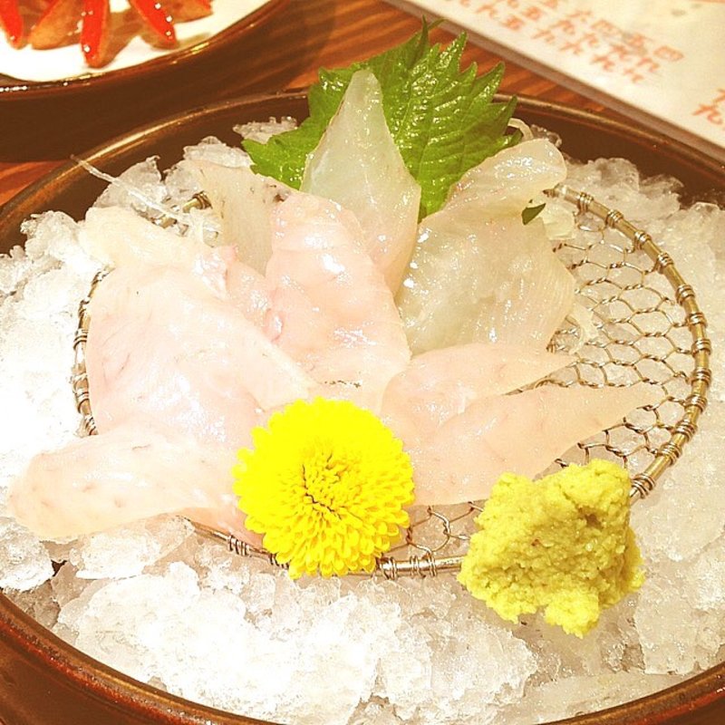 まとう鯛のお造り(烏丸元気市場 四条富小路上ル店 （カラスマゲンキイチバ）)