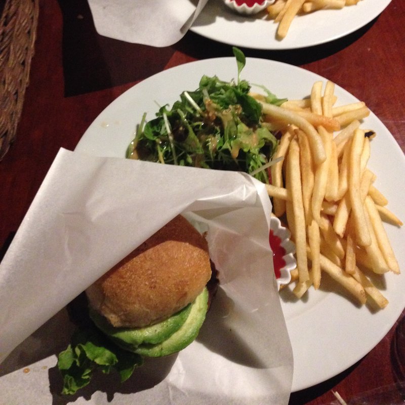アボカドバーガー(カフェ　マツオントコ （cafe MATSUONTOKO）)