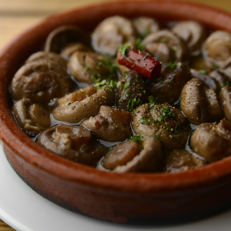 シイタケのアヒージョ(バニュルス)