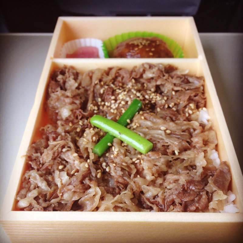 米沢牛の駅弁(山形駅)