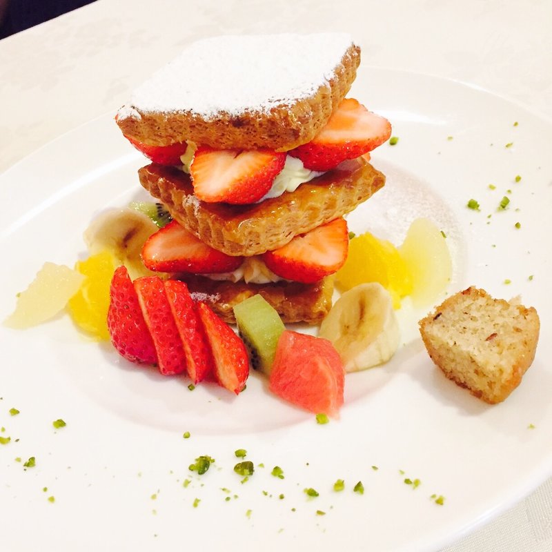 ミルフィユ・オ・フリュイ(御影 高杉 御影本店 （みかげたかすぎ）)