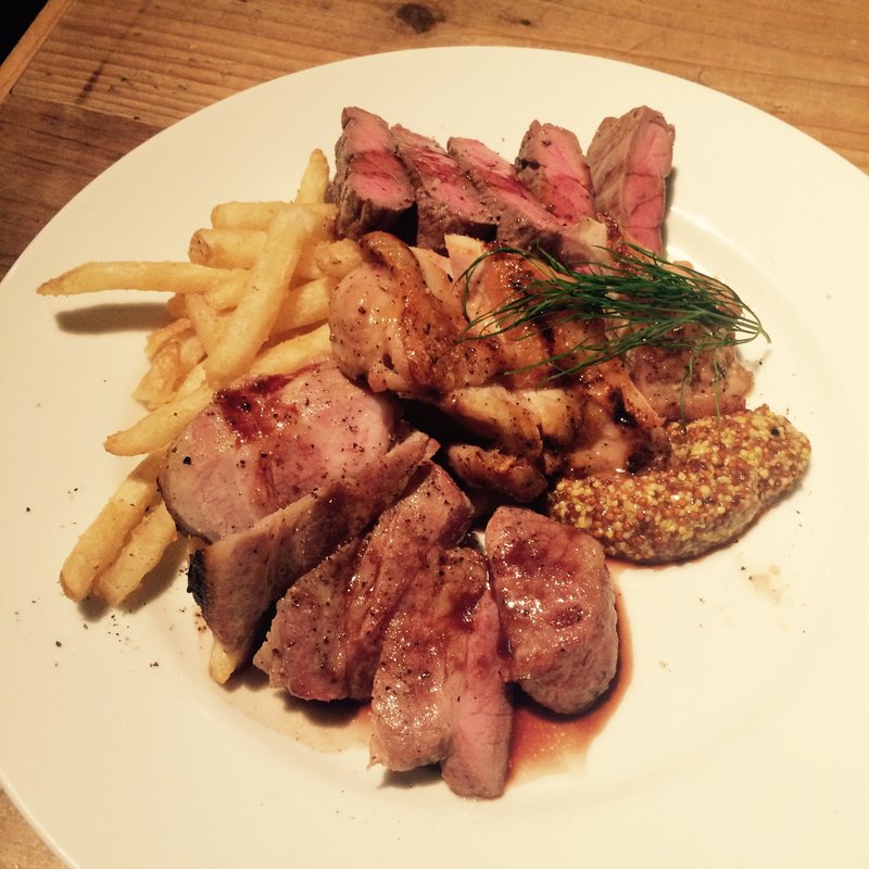 肉三種盛り(クラフトビアマーケット高円寺)