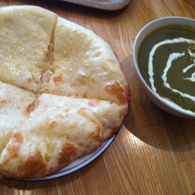 日替わりカレー1種＆チーズナンセット(ヒマラヤカリー 白金店)