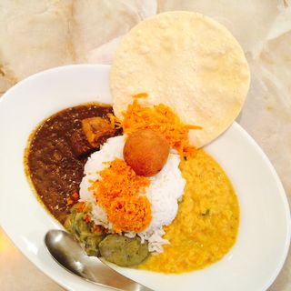 スリランカワンプレートミールス(アチャラ・ナータ)