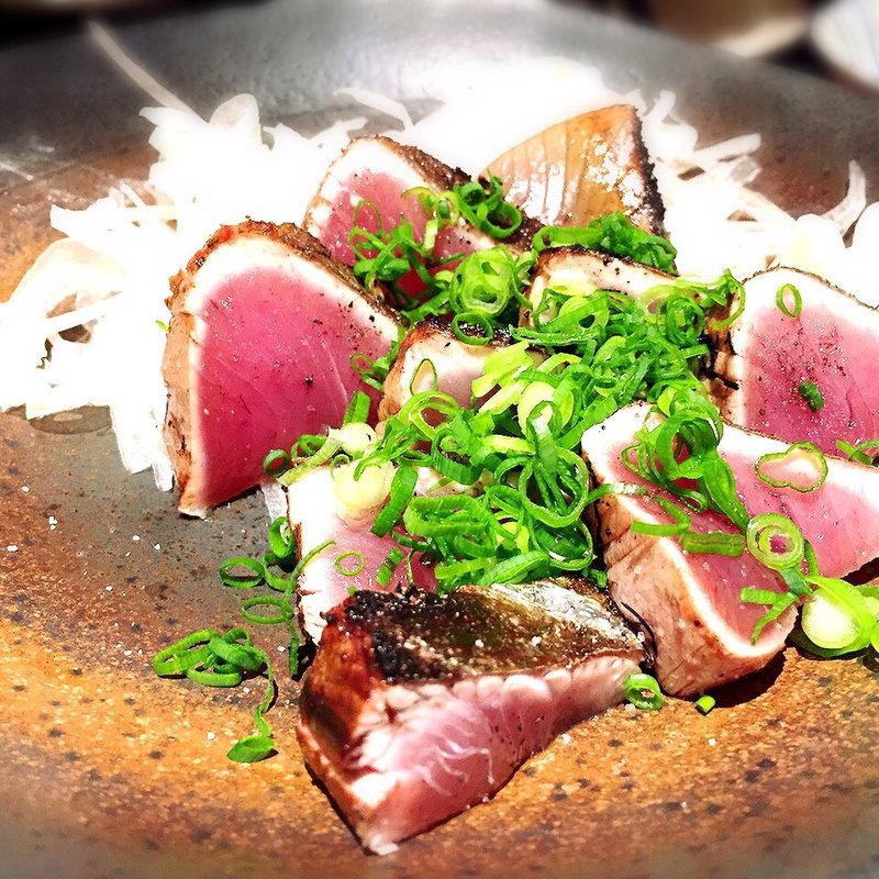 藁焼きかつおタタキ(TOSAMON魚類BENBEN （ベンベン）)