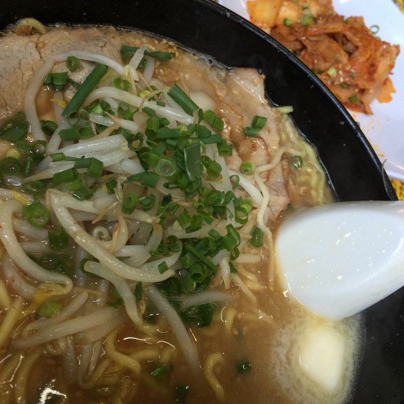 味噌バターラーメン(京風ラーメン ステップ)