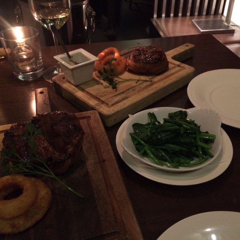 ステーキとラム(ROTI ROPPONGI Wine&Craft Beer Brasserie)