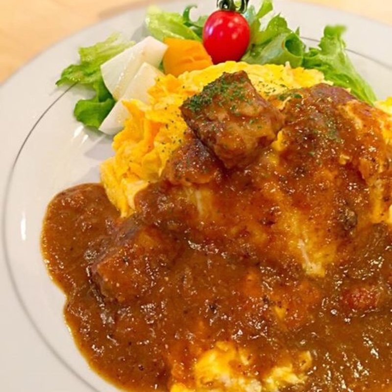 ふわトロ卵と自家製デミグラスソース(丘の上 C-flat （シー フラット）)