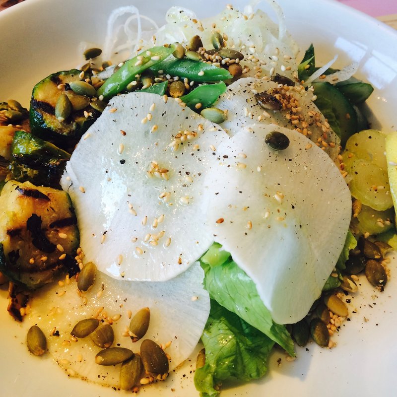 フレッシュグリーン＆グリルドチョップサラダ(bills)