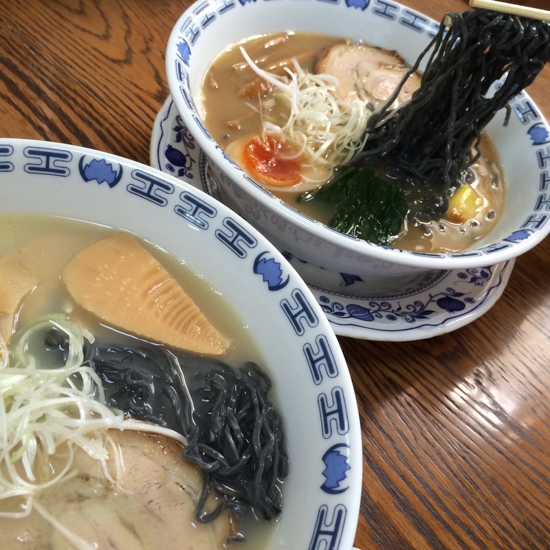 炭醤油ラーメン(千歳屋飲食店)
