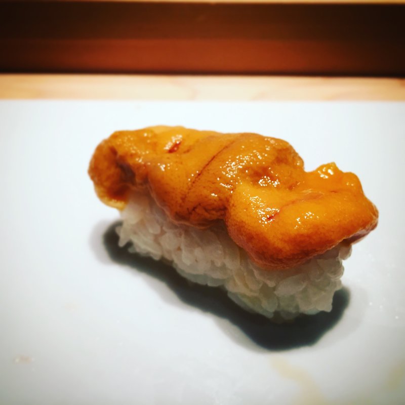 雲丹の握り(寿し芳)