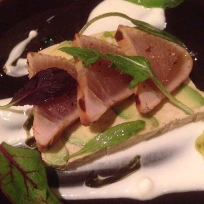 燻製したマグロとアボカドのテリーヌ(湯島ワイン食堂 パパン)