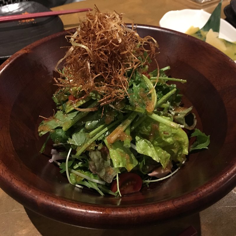 パクチーのグリーンサラダ(鶏焼酒場ふらんきぃ1号 )