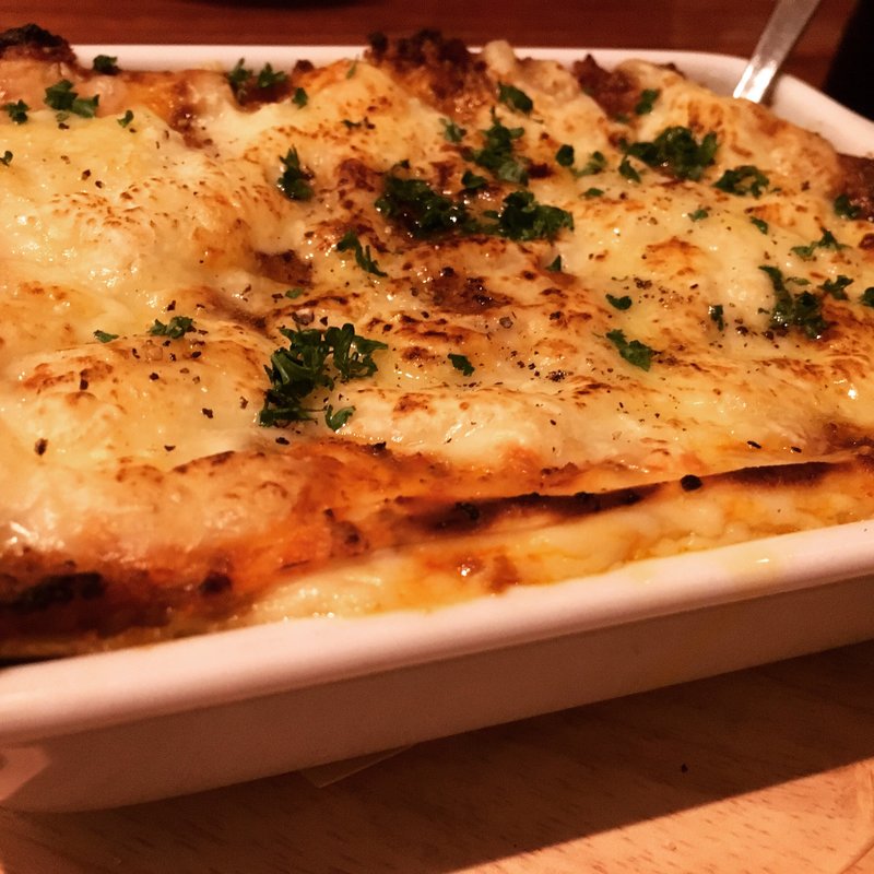 オーガニックビーフを使ったボロネーゼの自家製ラザニア(YAFFA ORGANIC CAFE)