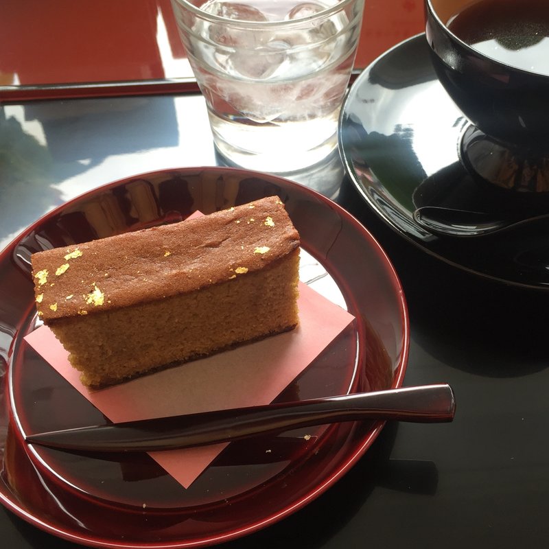 和三盆 金澤珈琲カステラ(いしかわ百万石物語 江戸本店)