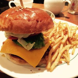 アボガド＆チェダーチーズバーガー(ブルックリンパーラー新宿)