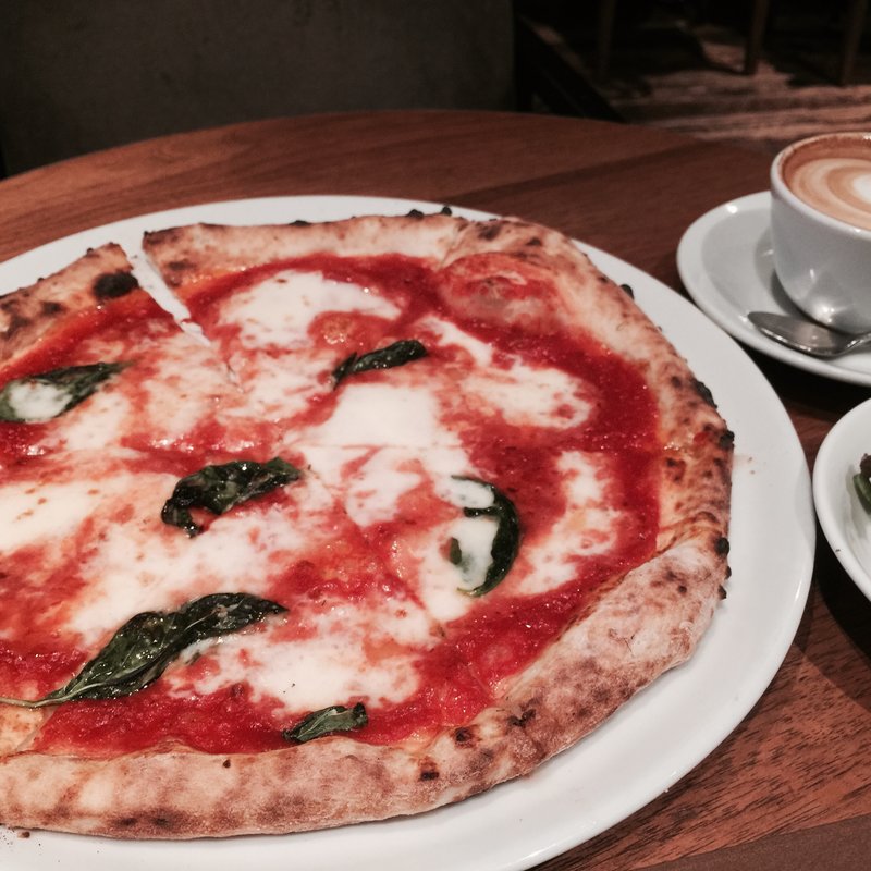 <ピッツア マルゲリータ セット> サラダ＆コーヒー or 紅茶付き(Paul Bassett 新宿)