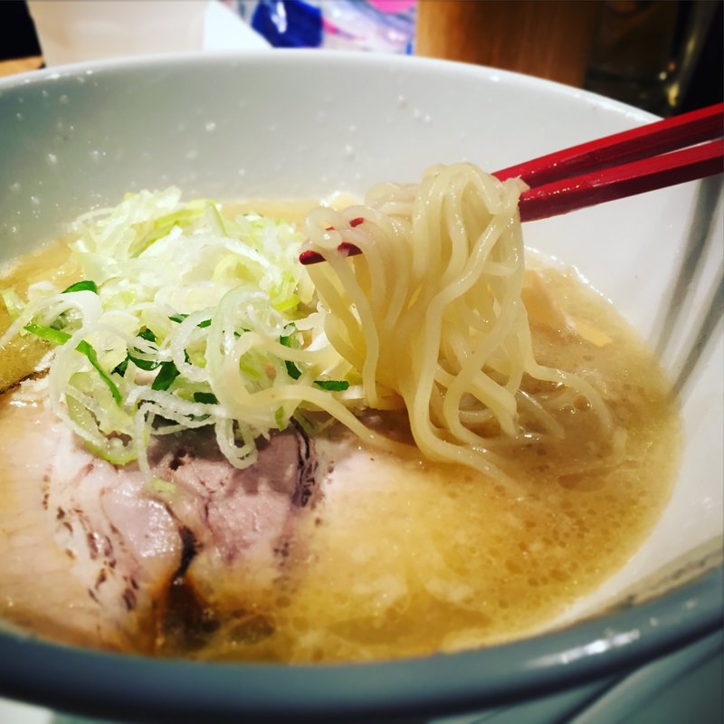 京都鶏ガラとんこつ醤油らーめん(恵比寿大龍軒)