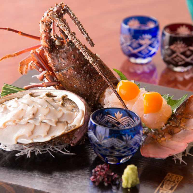 アワビと伊勢海老のお造り(御曹司 きよやす邸 六本木本店)