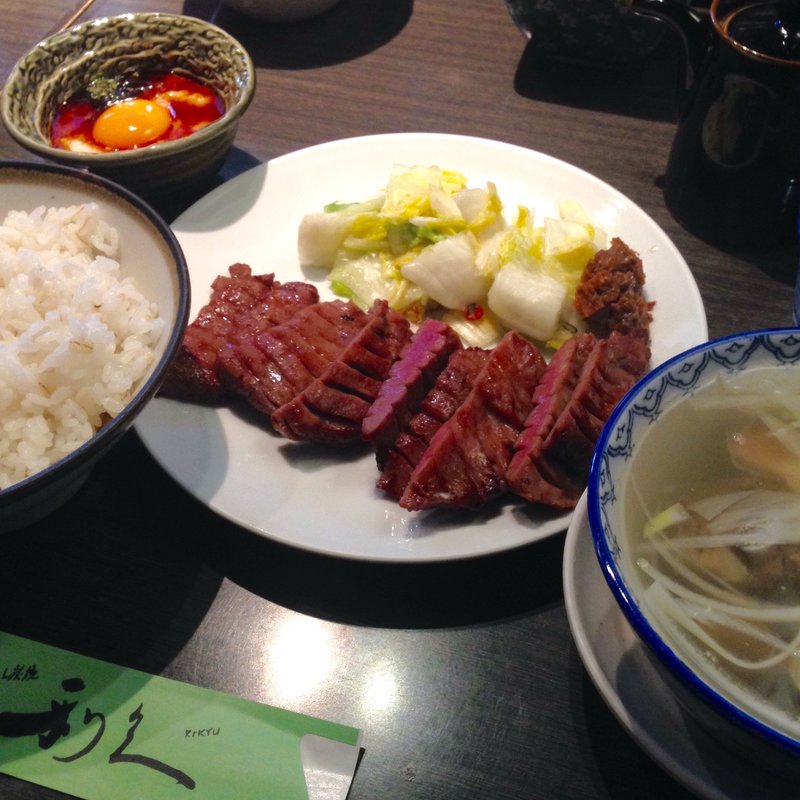 牛タン定食＋トロロ＋おかわり(牛たん炭焼き 利久 泉中央店 （ぎゅうたんすみやき りきゅう）)