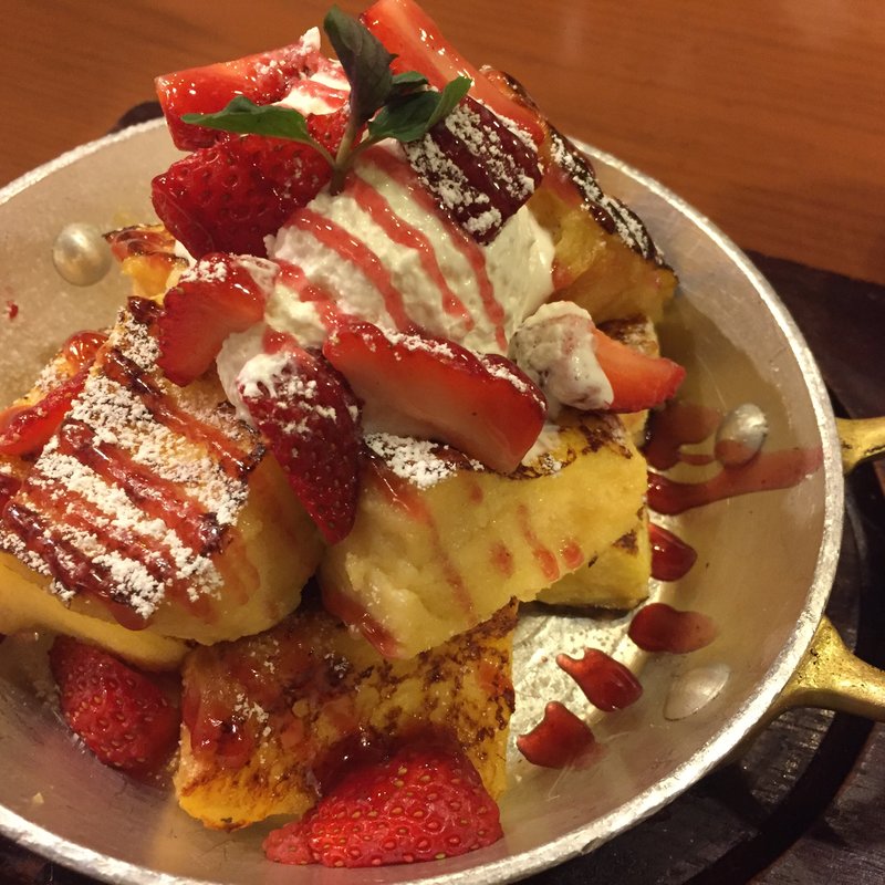 いちごのフレンチトースト(星乃珈琲店 ホワイティうめだ店)