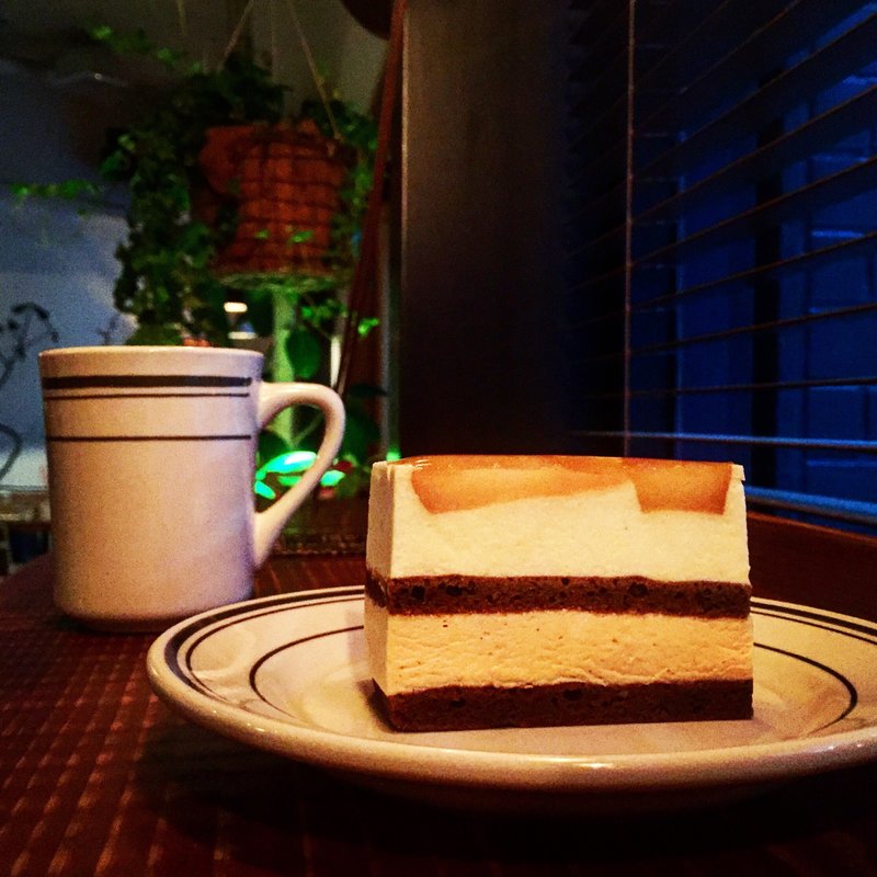 りんごとキャラメルムースのケーキ(ホワイトバード コーヒー スタンド （Whitebird coffee stand）)