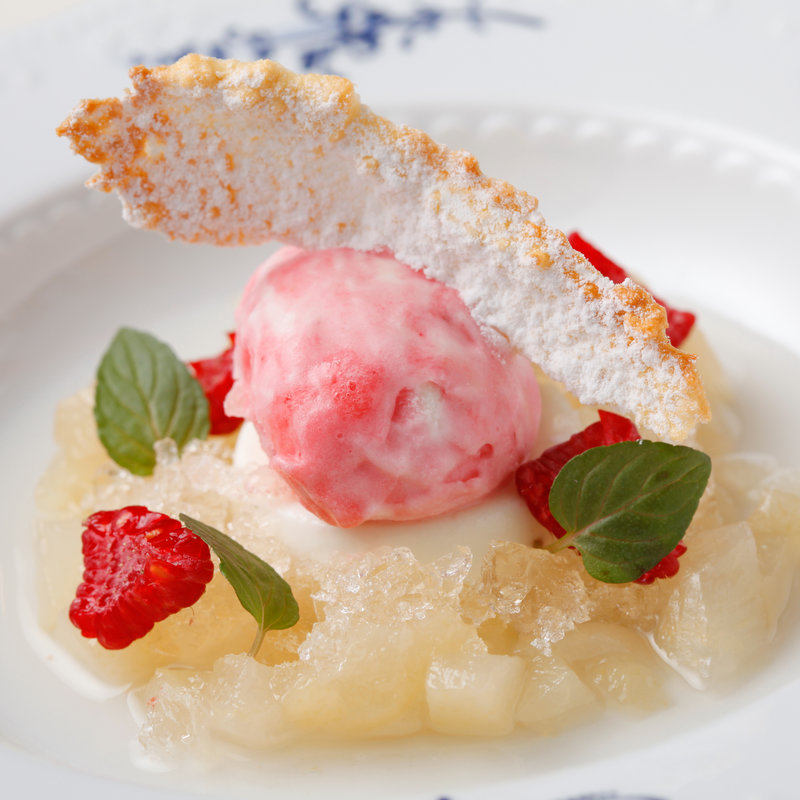 パンナコッタ　フルーツ添え(マーヴェラス パラディ 白金)